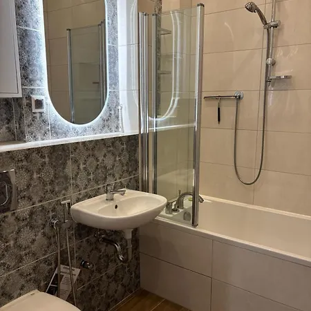 Modern Spacious Appartamento
